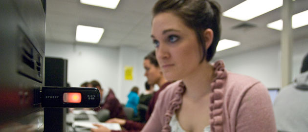 girl in computer lab